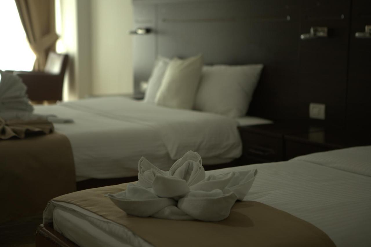 Arabella Hotel Kičevo Extérieur photo