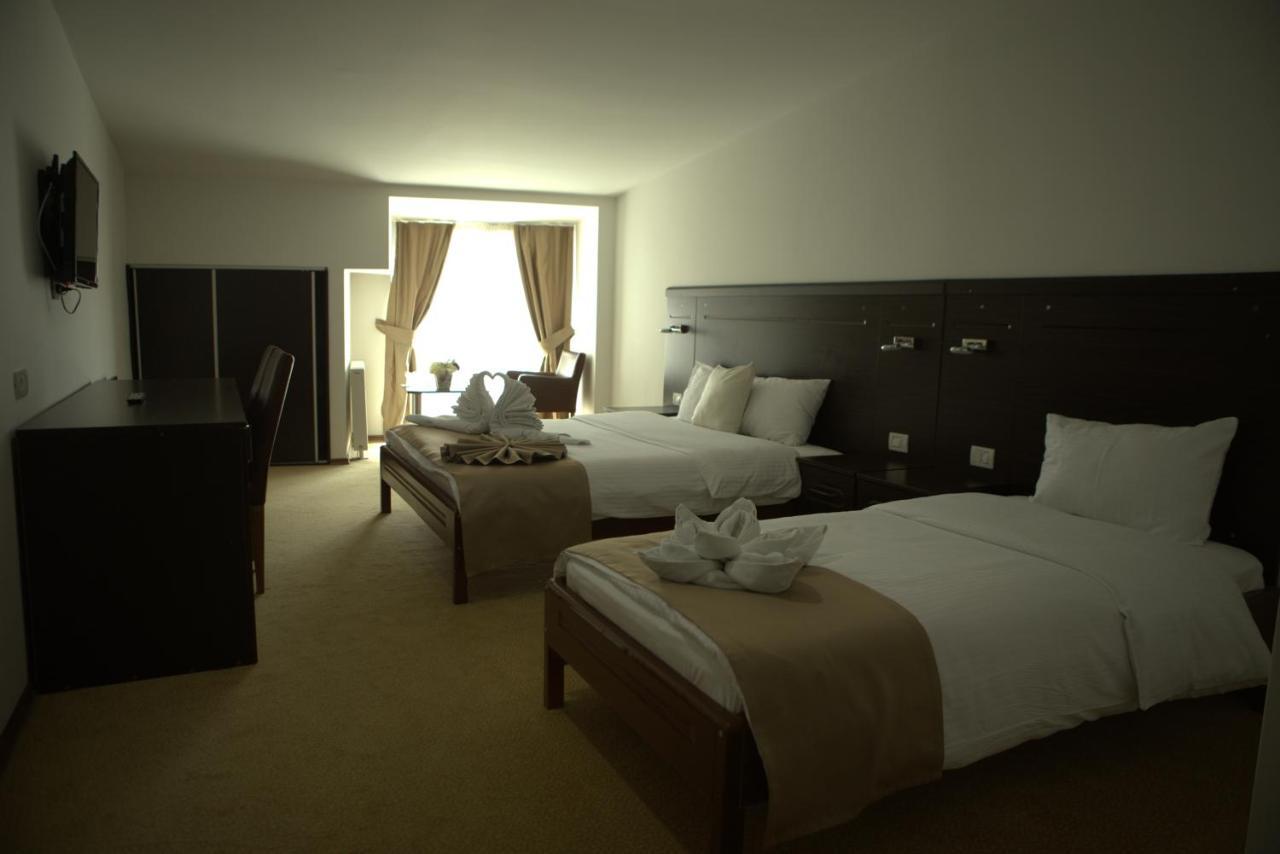 Arabella Hotel Kičevo Extérieur photo