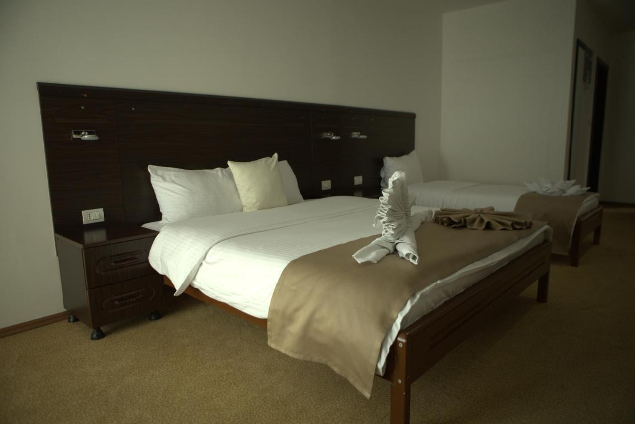 Arabella Hotel Kičevo Extérieur photo