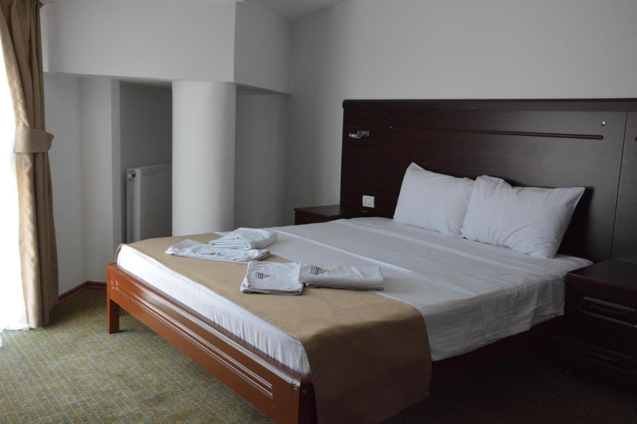 Arabella Hotel Kičevo Extérieur photo