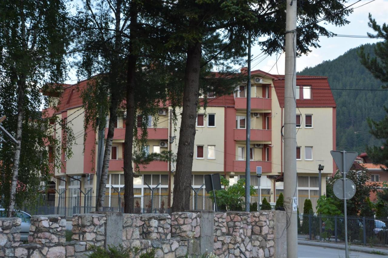 Arabella Hotel Kičevo Extérieur photo