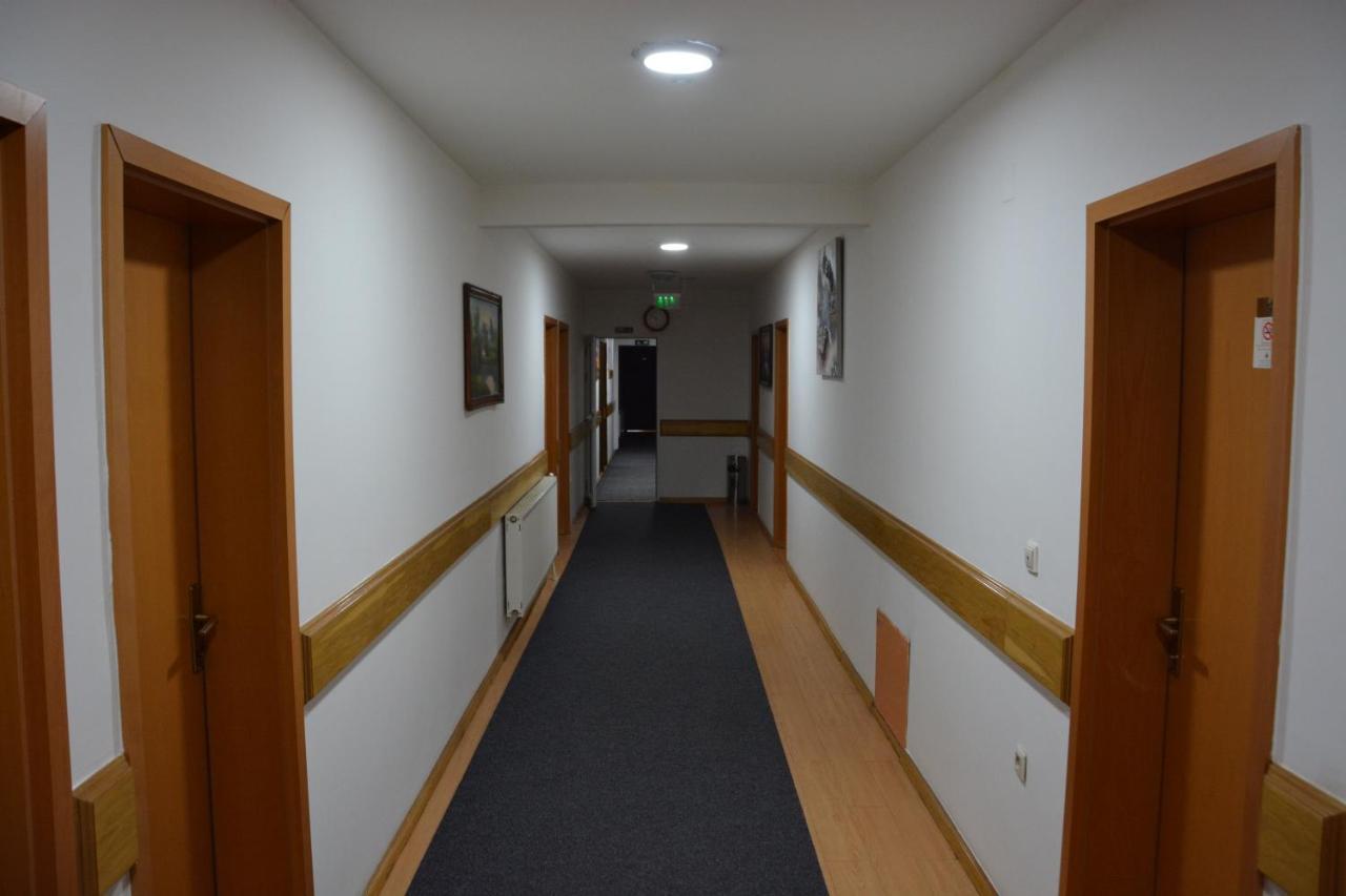 Arabella Hotel Kičevo Extérieur photo