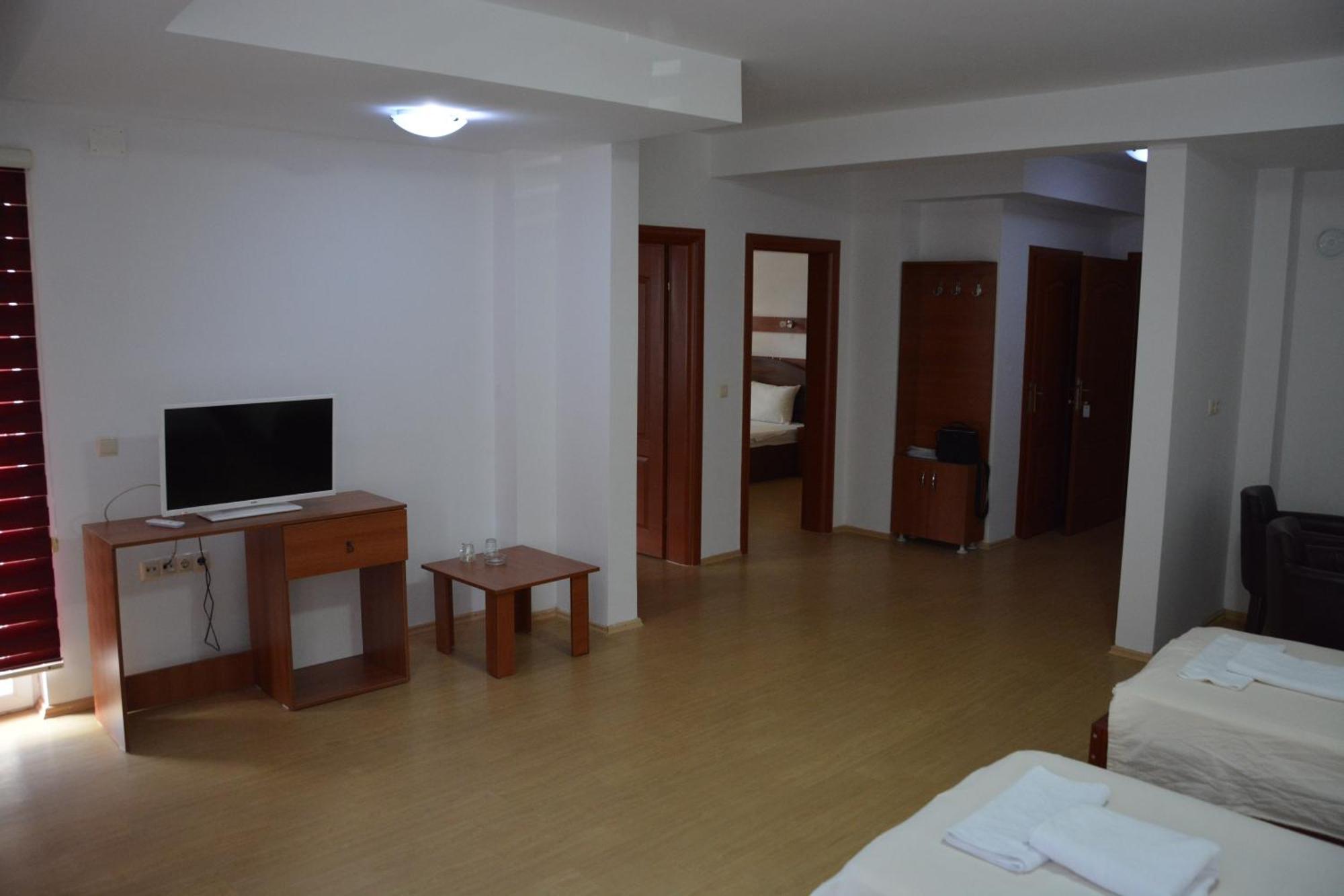 Arabella Hotel Kičevo Extérieur photo