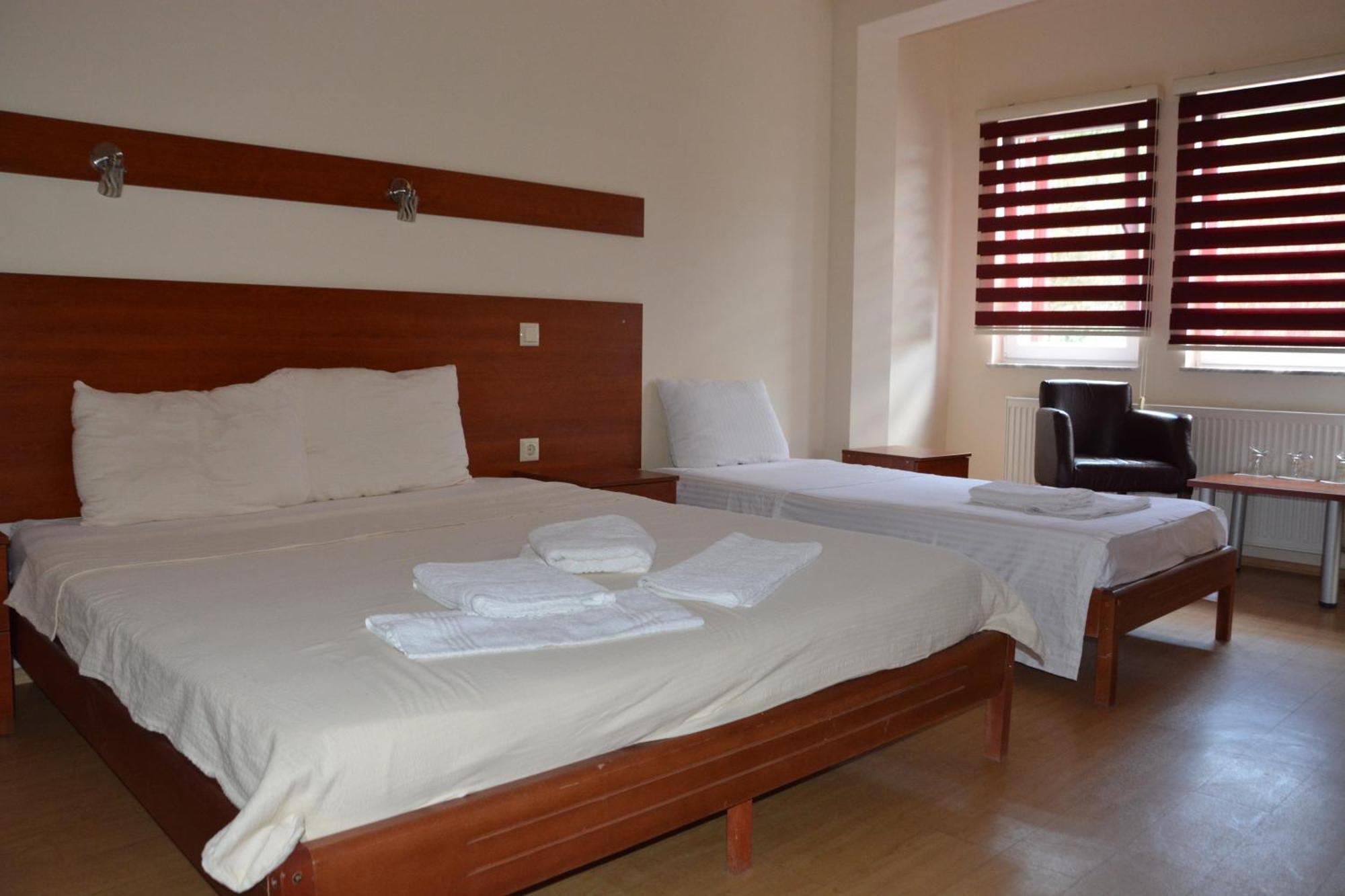 Arabella Hotel Kičevo Extérieur photo
