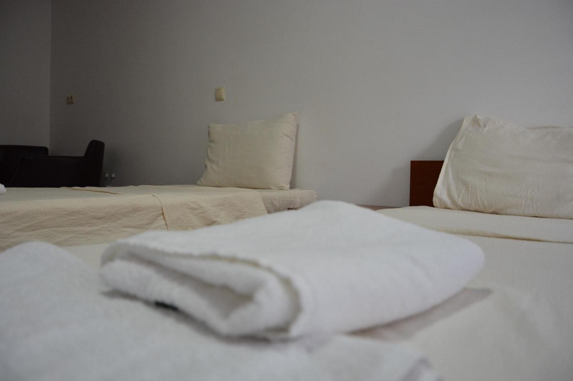Arabella Hotel Kičevo Extérieur photo