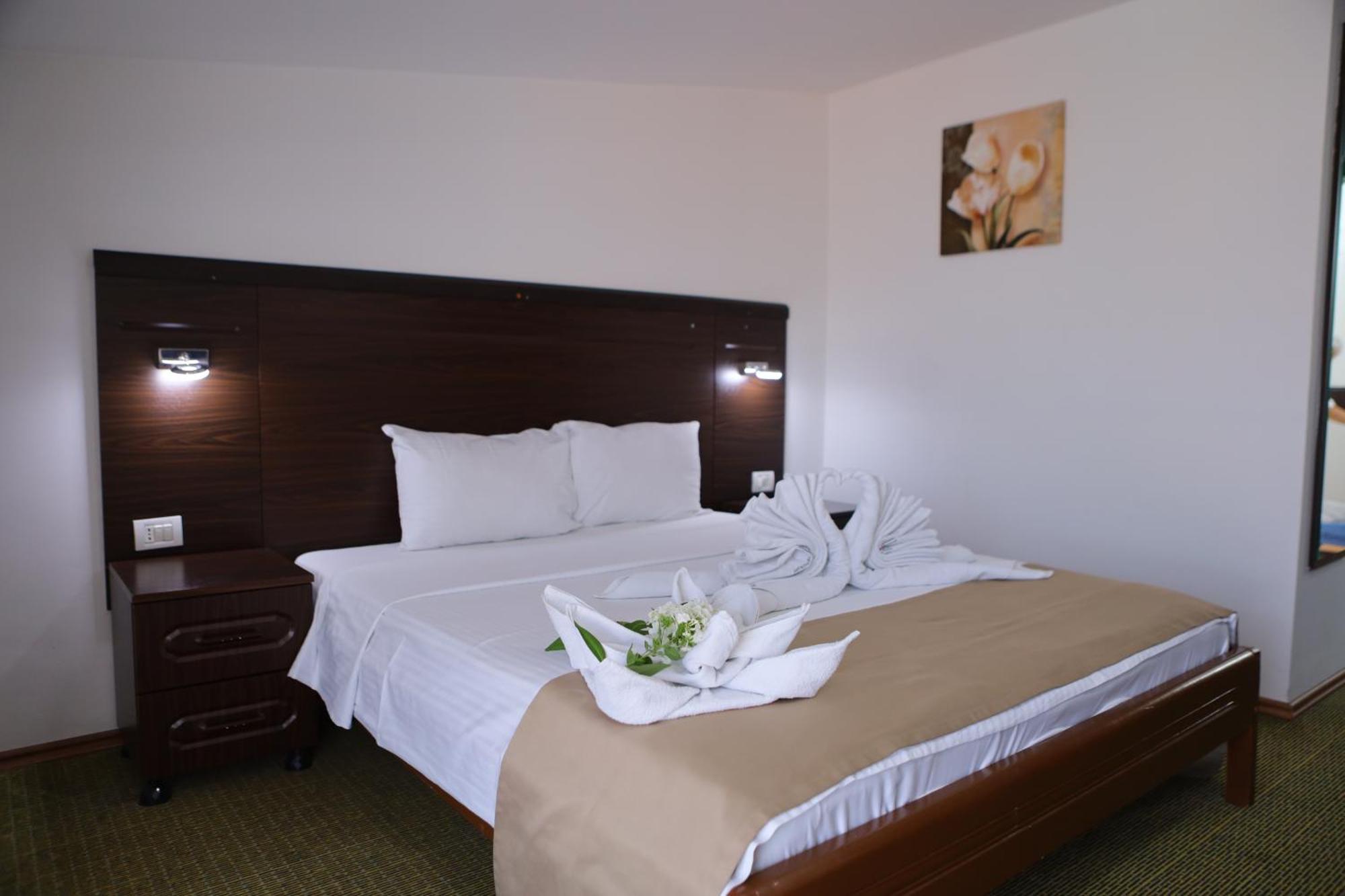 Arabella Hotel Kičevo Extérieur photo