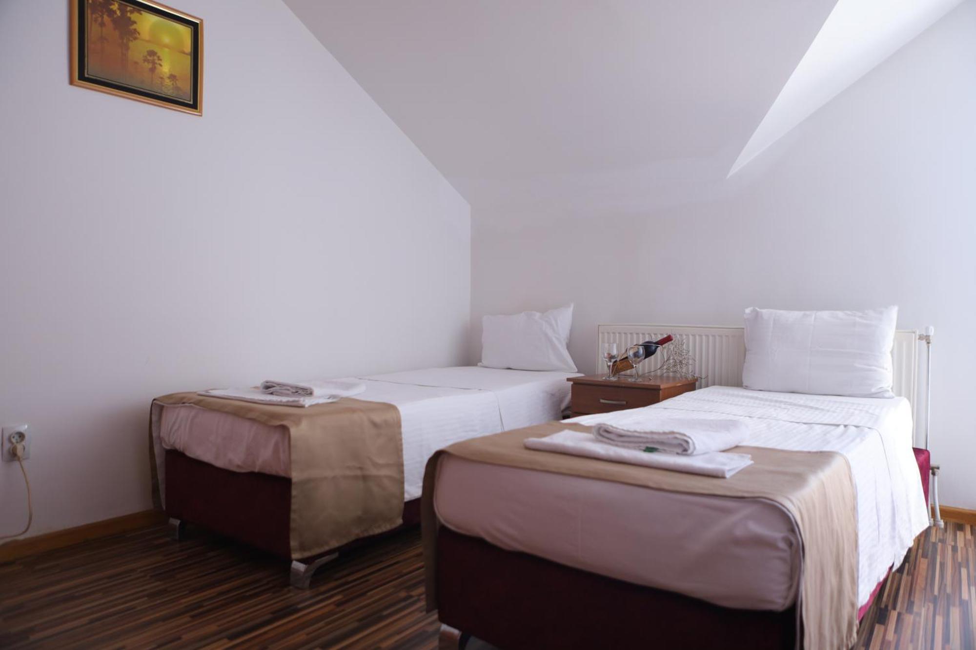 Arabella Hotel Kičevo Extérieur photo