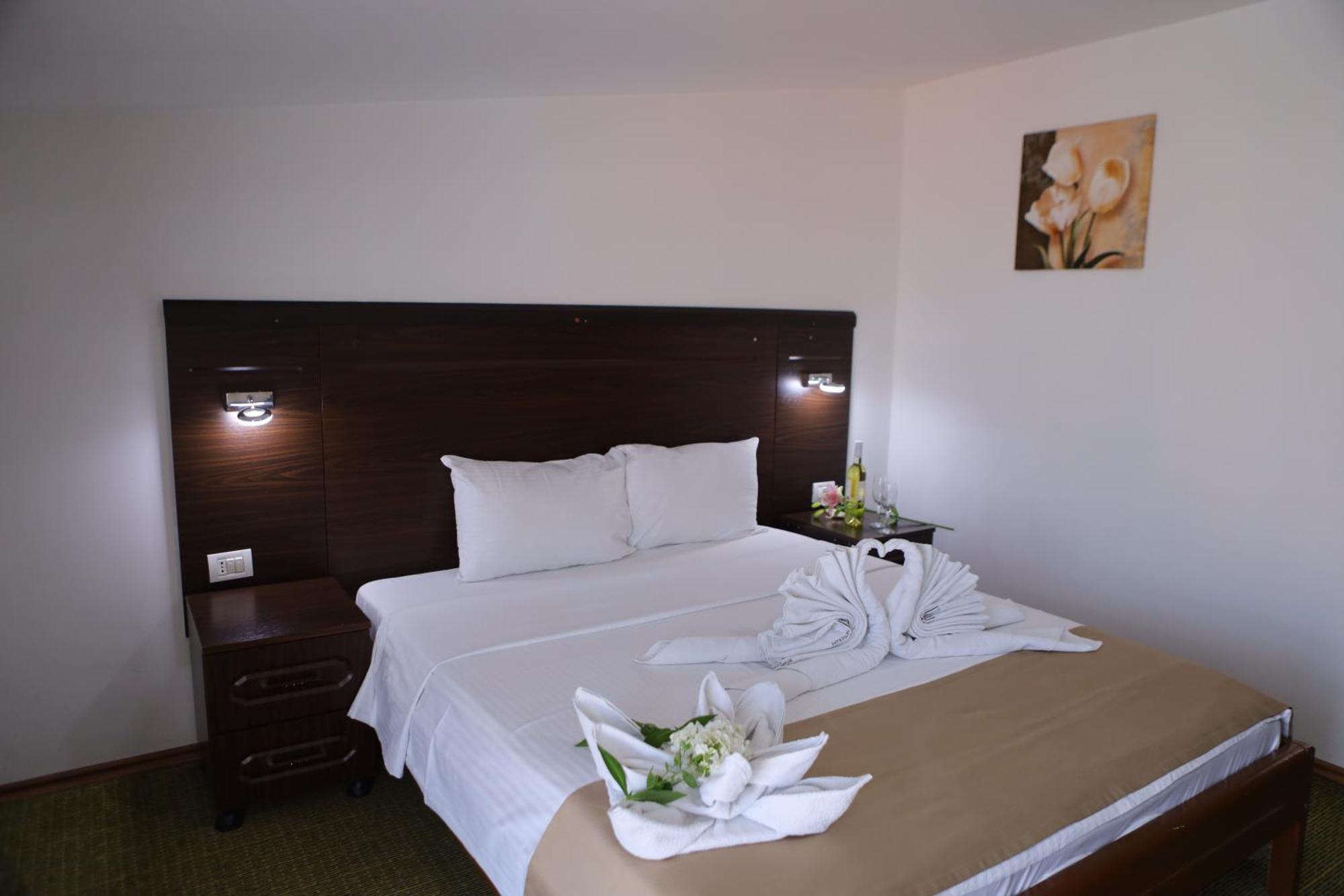 Arabella Hotel Kičevo Extérieur photo