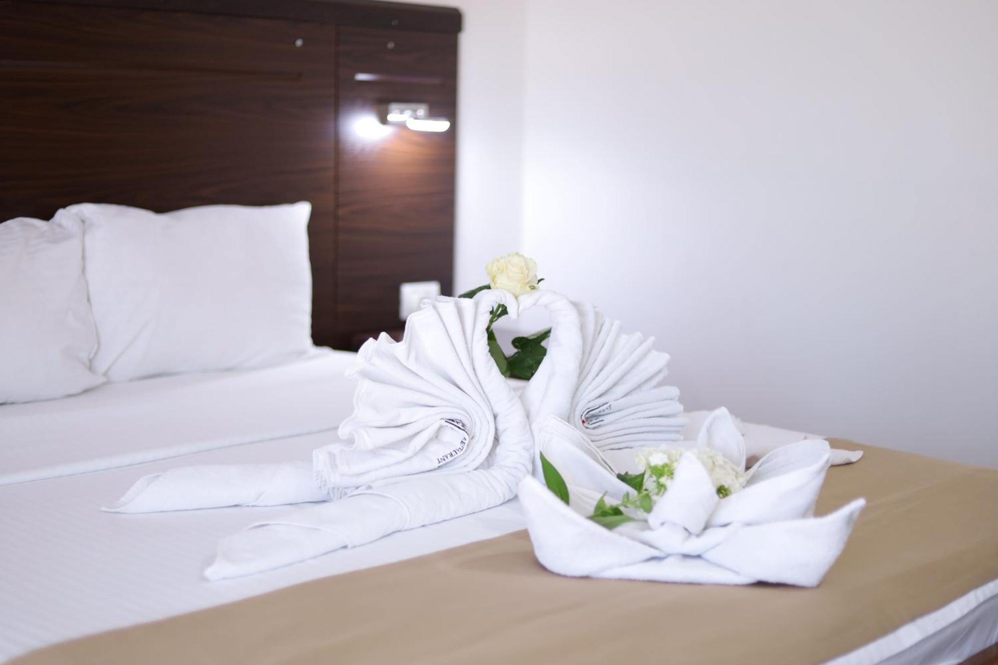 Arabella Hotel Kičevo Extérieur photo