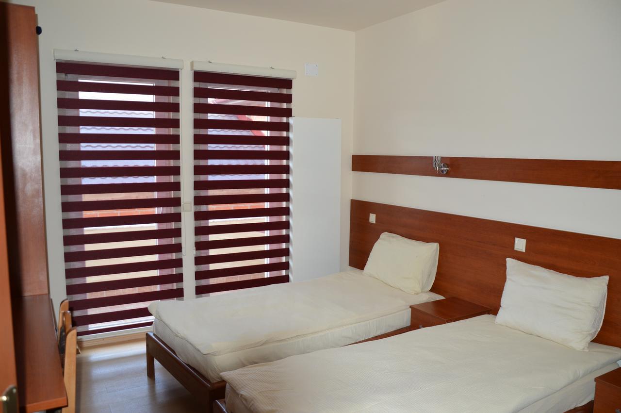 Arabella Hotel Kičevo Extérieur photo